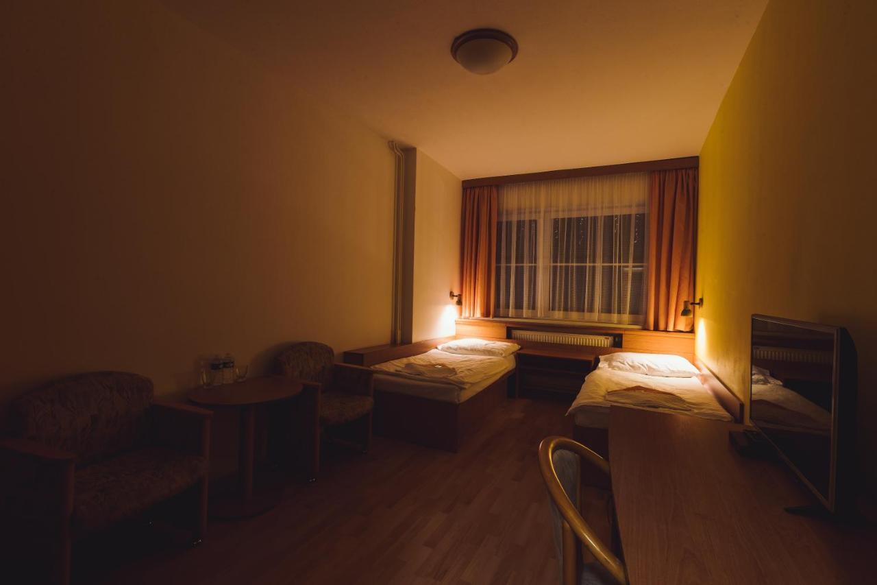 安纳贺夫酒店 Domašov 外观 照片