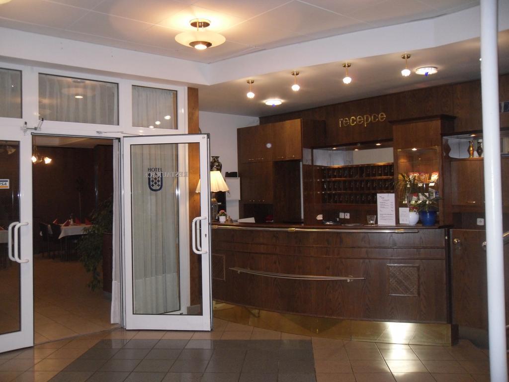 安纳贺夫酒店 Domašov 外观 照片